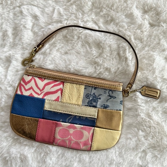 COACH F45653 Y2K Patchwork Wristlet • Mixed Leather Fabric Canvas Gold Multi - Picture 5 of 8